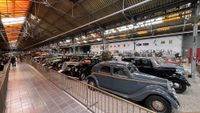 Automuseum Reims...eine Halle voll sch&ouml;ner oldtimer